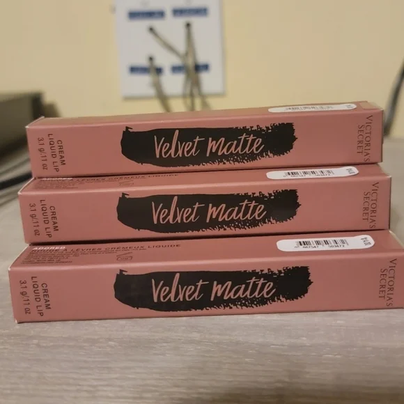 RESTOCK ALERT! MOST POPULAR COLOR! Victoria's Secret  Velvet - Picture 2 of 2